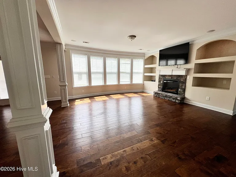327 Clearwater Ln — Photo 12