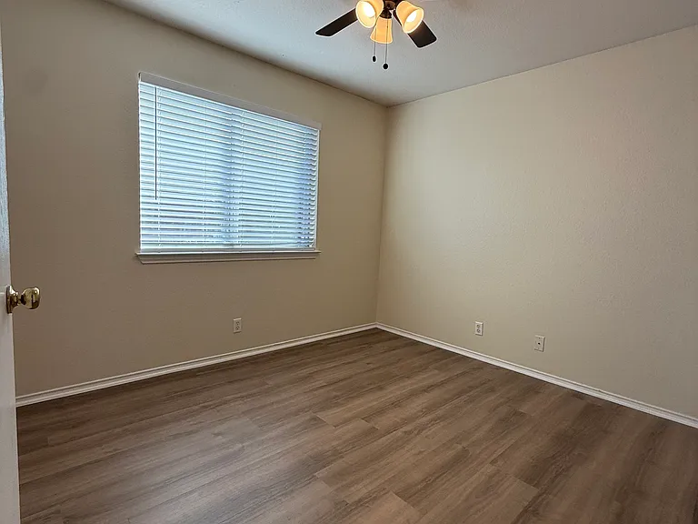 311 McCarthur Dr — Photo 20
