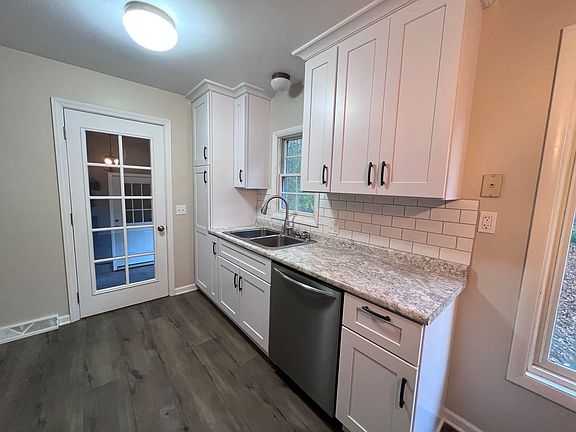 5th image of 10869 Woodbushe Dr SE
