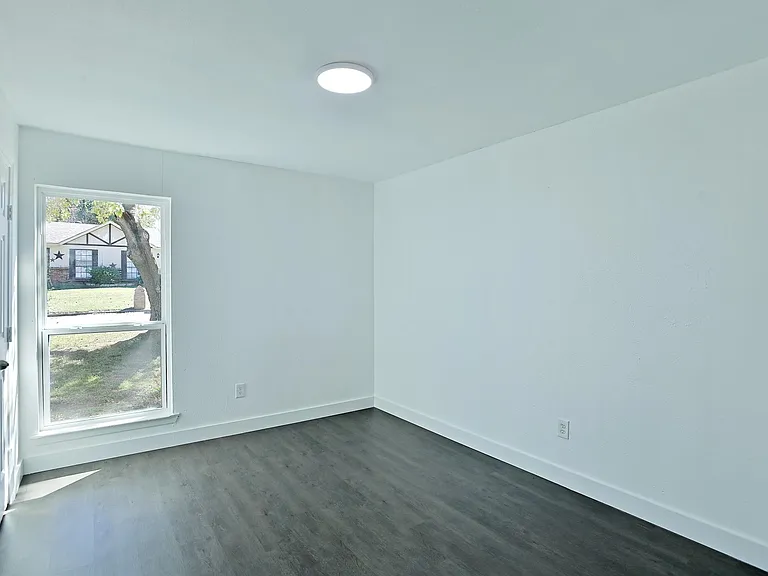 2227 Newbury Dr — Photo 16