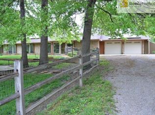 14230 NW 76th St, Parkville, MO 64152