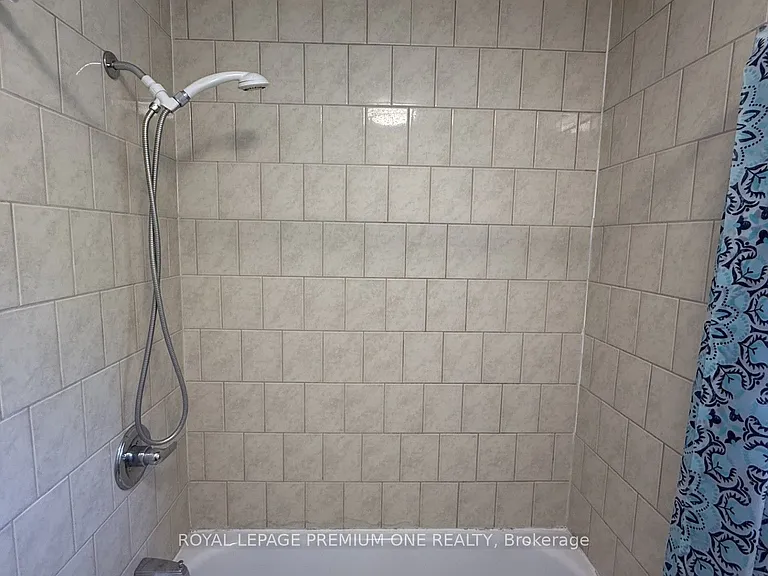 512 Mosley St #WHOLE HOUSE — Photo 30