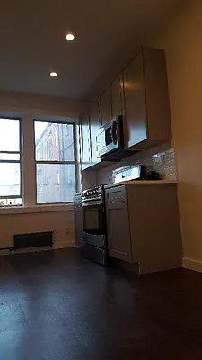 Rented by Bond New York | media 39