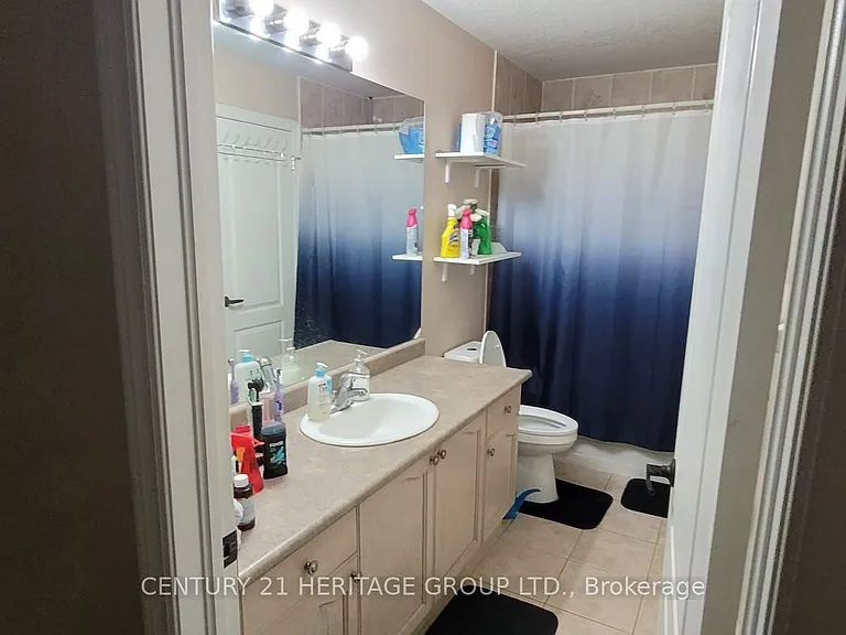 11 Silver Maple Cres — Photo 7