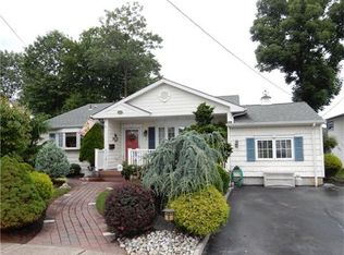 8 Cameo Pl, Colonia, NJ 07067
