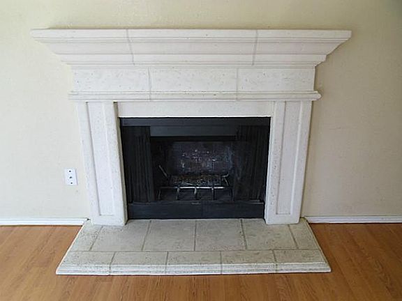 5th image of 1108 Sandalwood Dr