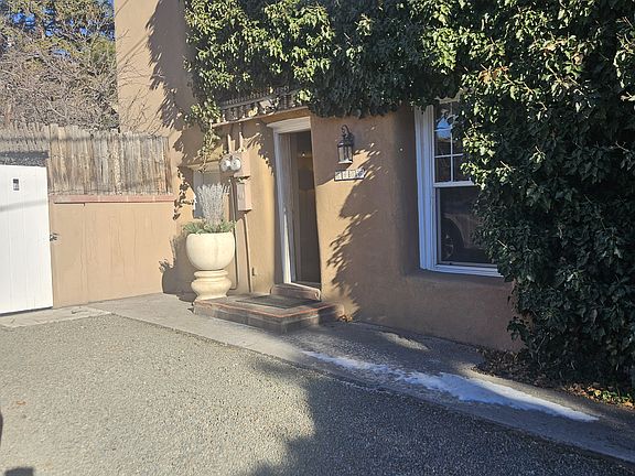 Private parking space at front door