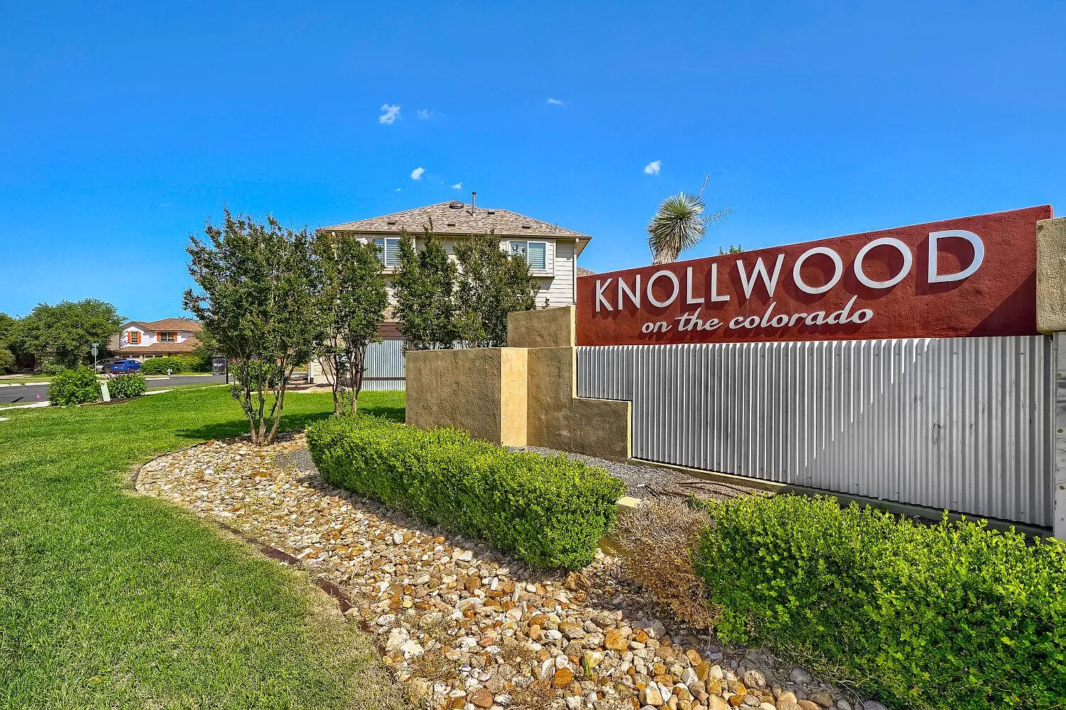 3 bed, 2.0 bath, 1513 sqft, $2,450 — Photo 3