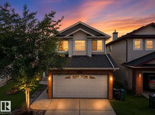7407 Singer Lndg NW, Edmonton, AB T6R 3S2