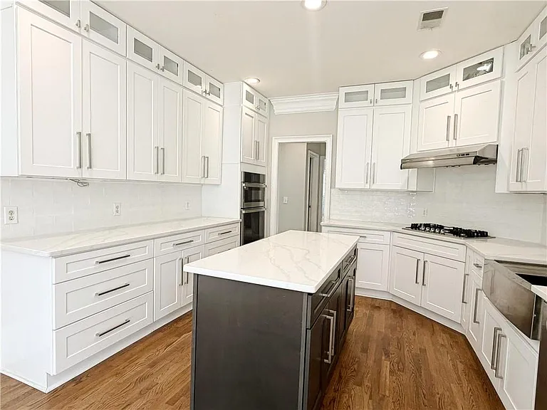 530 Rippling Water Ln — Photo 15