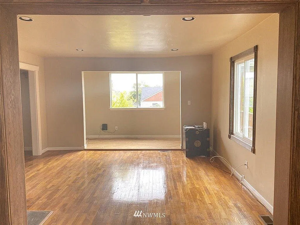 3 bed, 1320 sqft, $3,800 — Photo 3