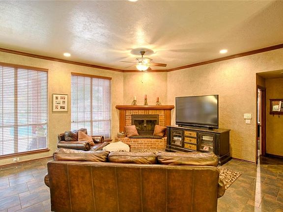 2nd image of 5808 Hickory Bend Cir