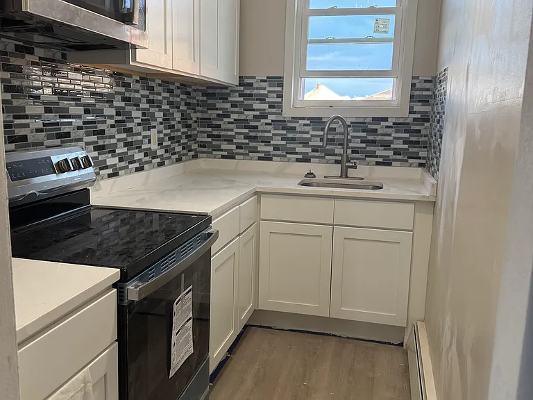 39 Opper St #3 — Photo 10