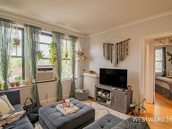 5th image of 6038 N Hermitage Ave #3
