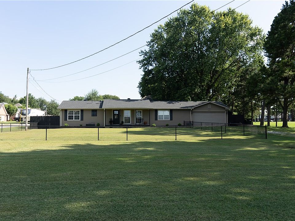 1st image of 497 Rheas Mill Rd