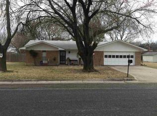 1212 W Avenue B, Lampasas, TX 76550