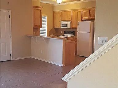 4th image of 102 Kleine Ln