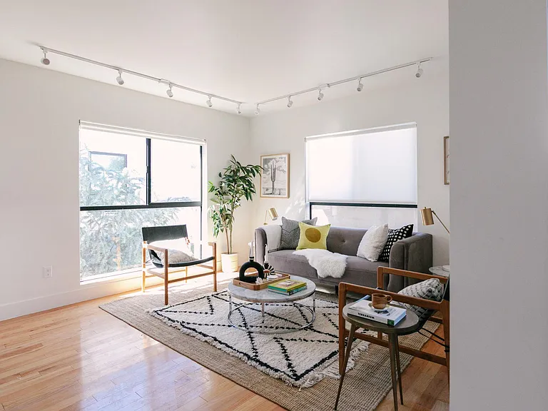 517 N Heliotrope Dr #517.25 — Photo 1