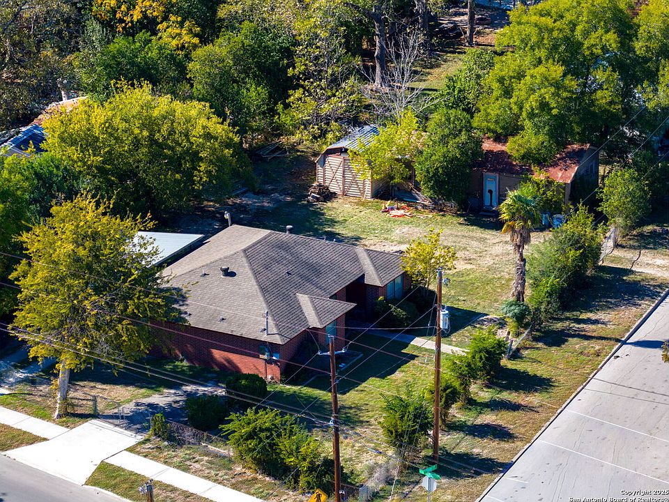 1st image of 135 N Plum Ave