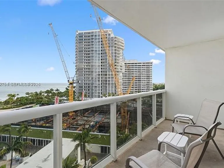 10275 Collins Avenue Cu #718 — Photo 16