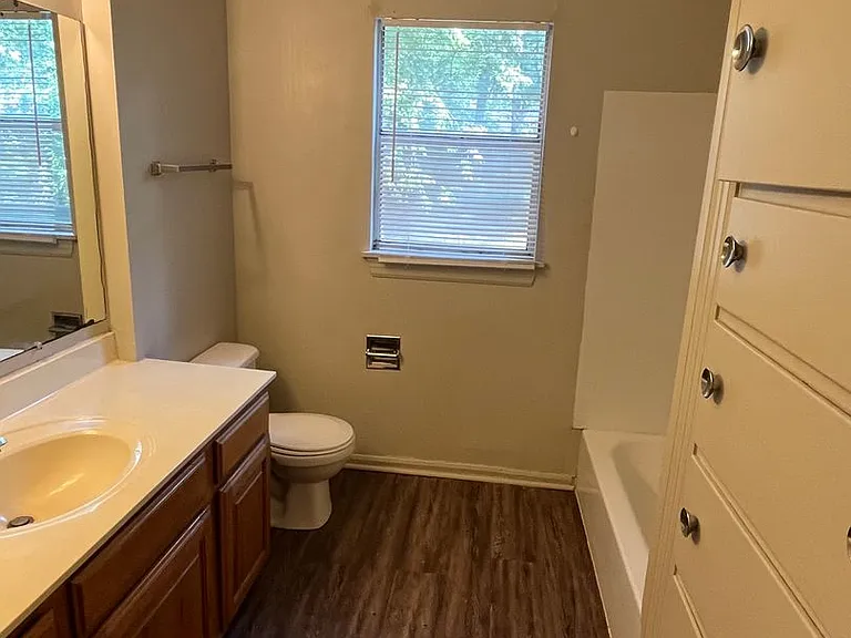 458 S Buchanan Ave — Photo 6