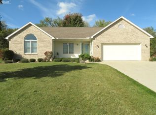 2093 Maple Creek Dr, Flint, MI 48532