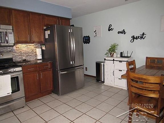 5th image of 501 W Fisher St