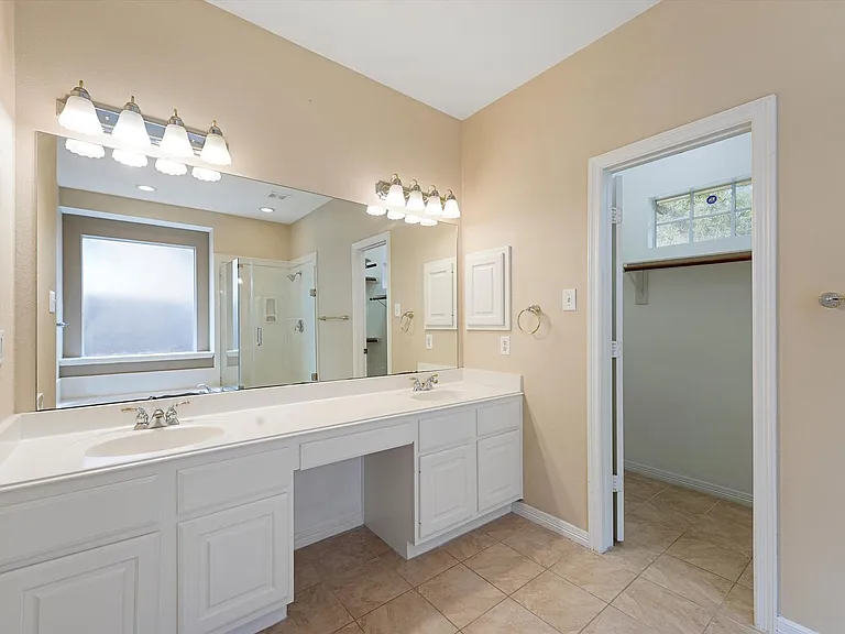 22910 Fairleaf Cir — Photo 9