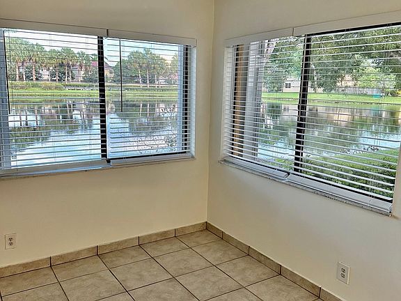 4th image of 153 Lakeview Dr #153