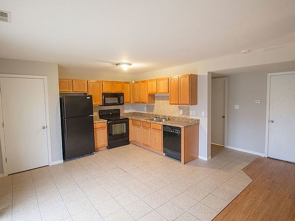 4th image of 5213 Silver Mill Dr