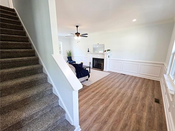 5th image of 1013 Barbara Dr
