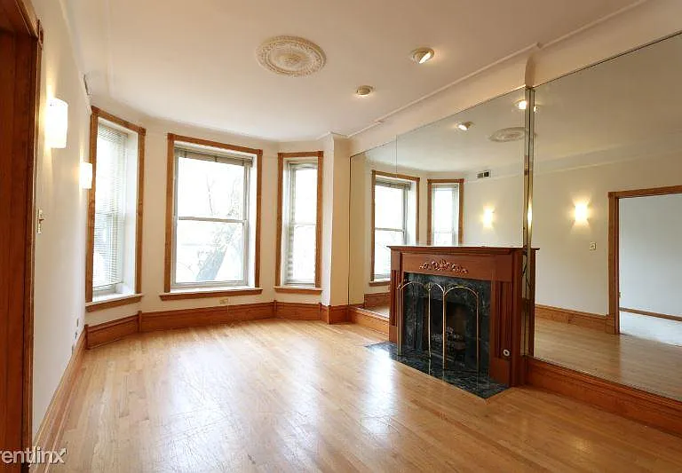 1257 W Flournoy St #2F — Photo 12