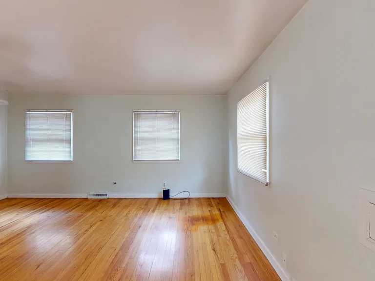 2525 S Clayton St — Photo 3