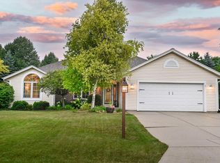 8841 S 89th St, Franklin, WI 53132