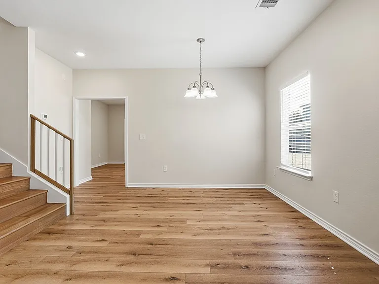 124 Lavaca Cir — Photo 11