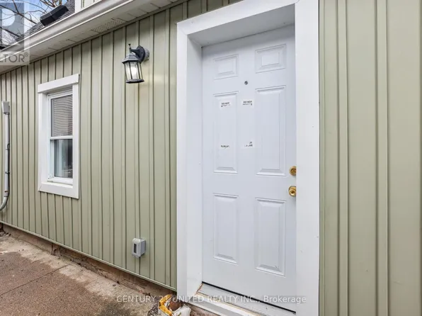 19 Bailey St #2, Saint Catharines, ON L2S 1Y8