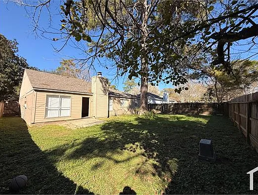 3918 Algernon Dr — Photo 2