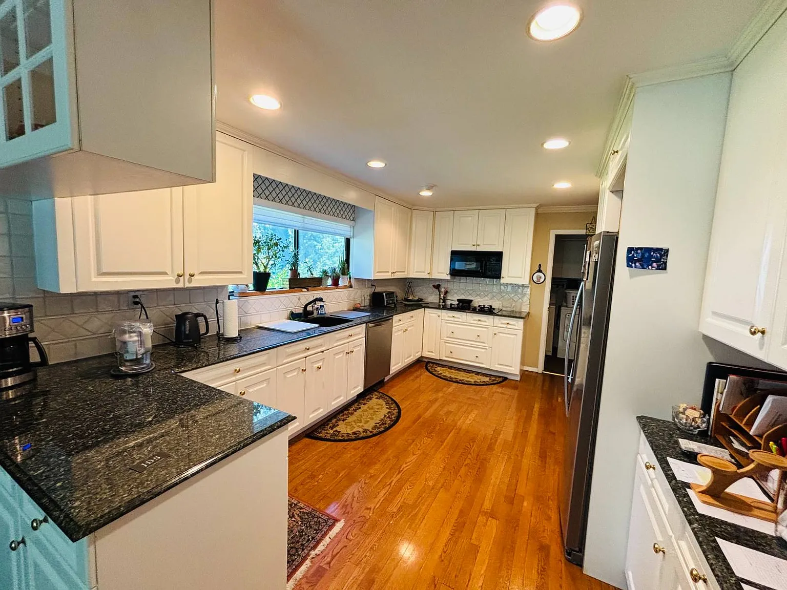3 bed, 3.5 bath, $6,850 — Photo 4