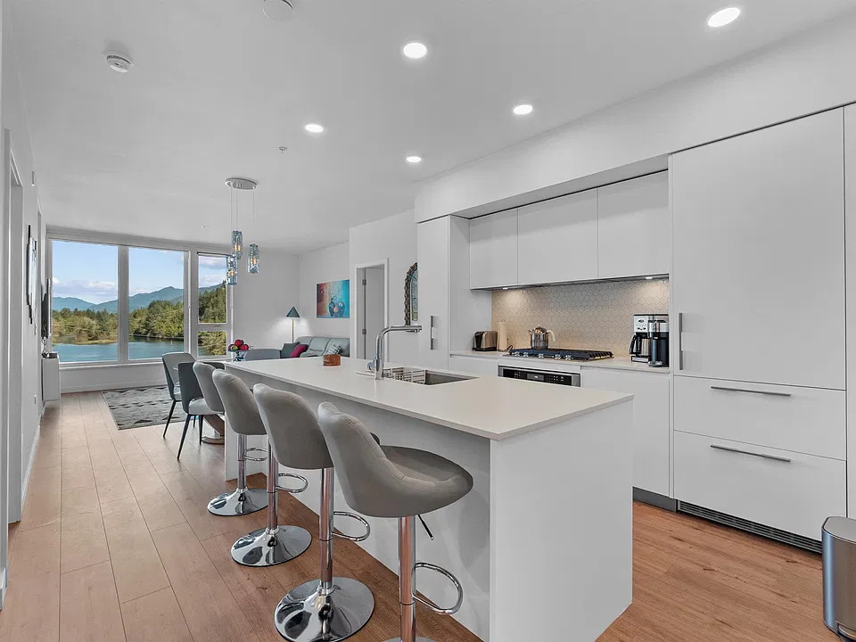 1500 Scott Cres #411
