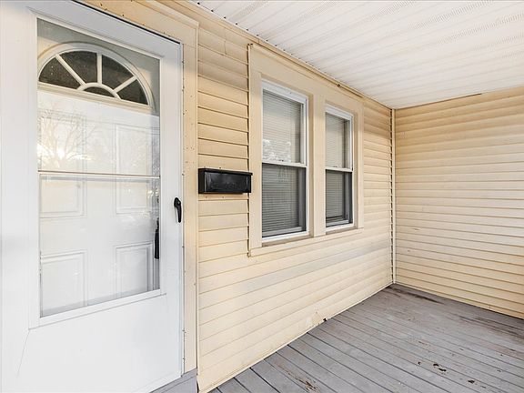 2nd image of 505 Wood St