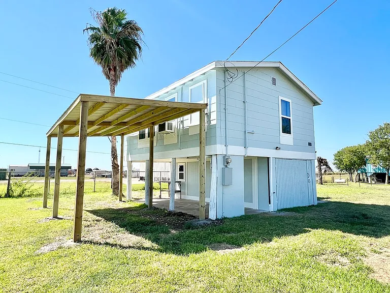1106 Gulfview Ln — Photo 2