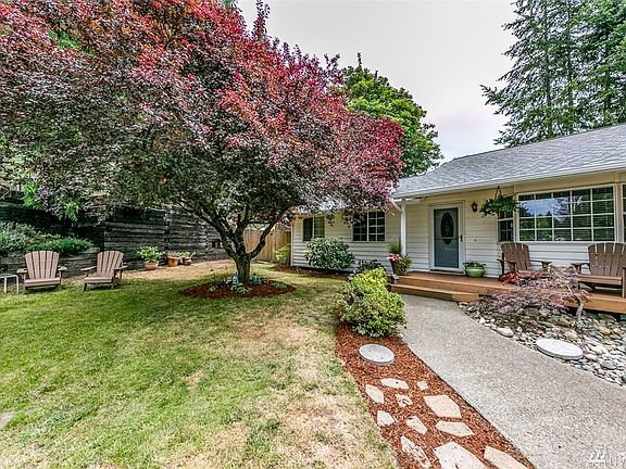 2nd image of 7408 Blackbird Dr NE
