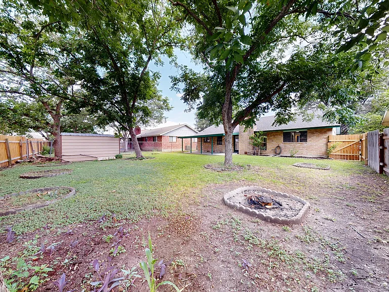 318 Renee Dr — Photo 38