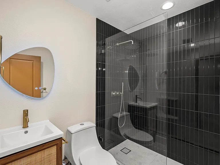 9433 Geranium Cir — Photo 25