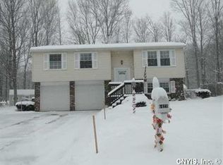 8422 Warbler Way, Liverpool, NY 13090