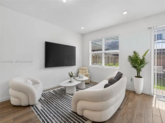 3 bed, 2.5 bath, 1790 sqft, $2,900 — Photo 4