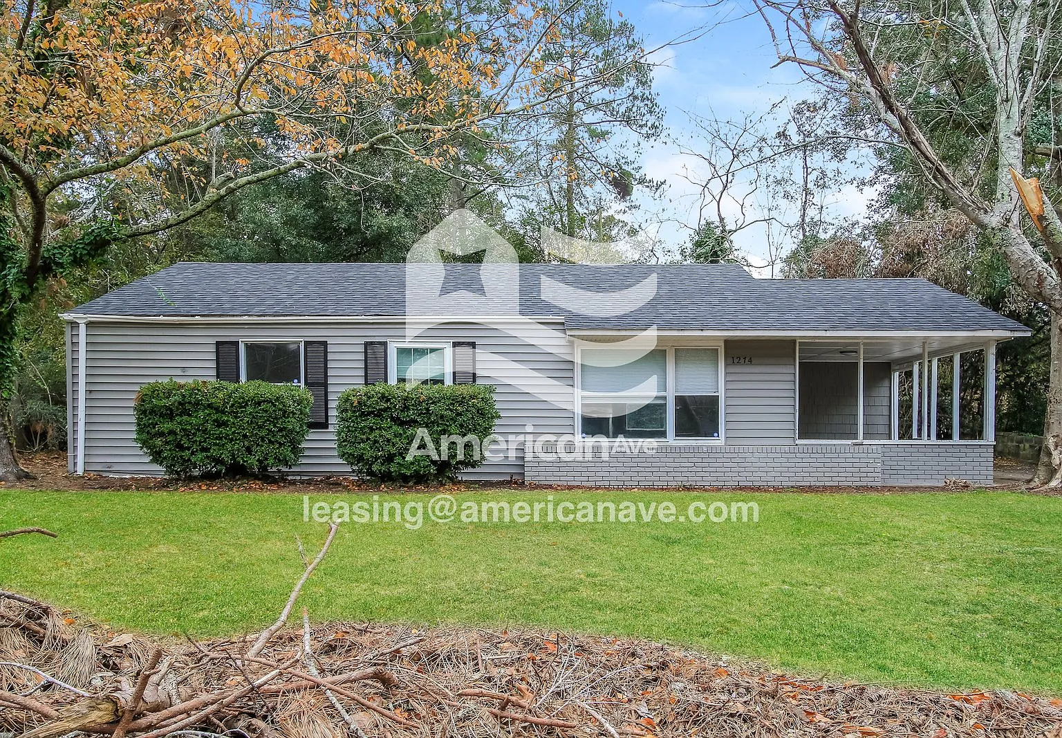 3 bed, 1.0 bath, 1048 sqft, $1,007 — Photo 1