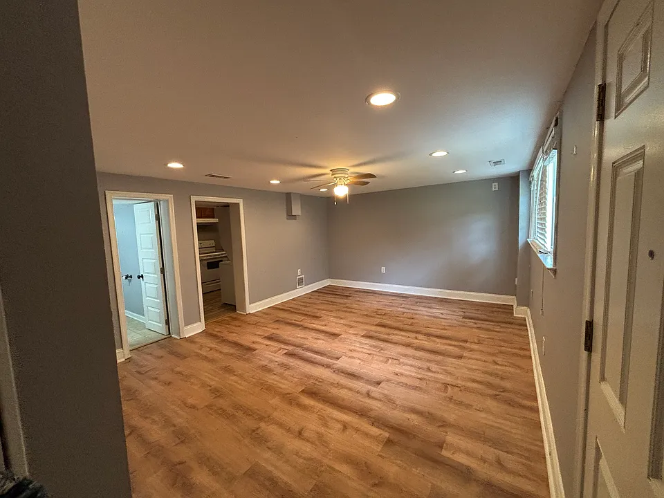 13710 Botts Ave #BASEMENT