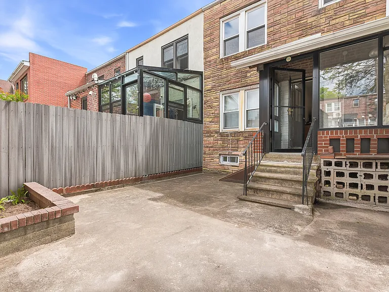 6799 Exeter St — Photo 26
