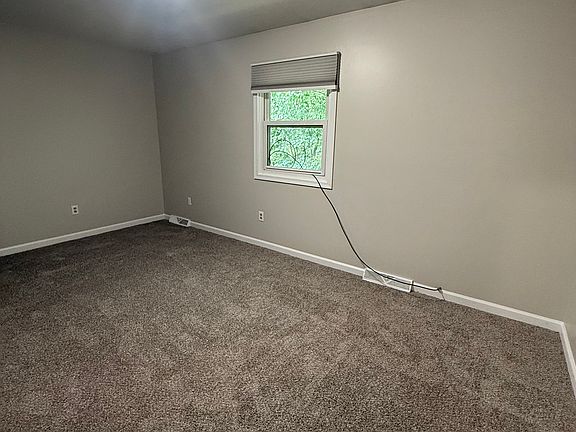 5th image of 134-136 Takacs Dr #B